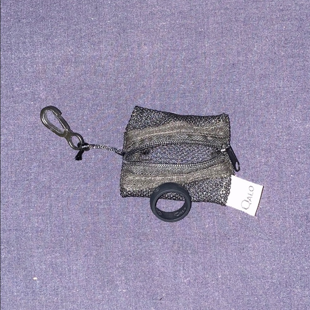 Size 10 Qalo silicone mens ring